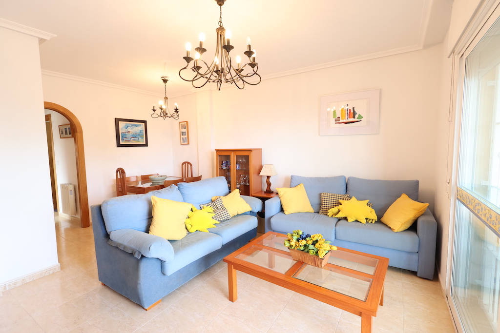APPARTEMENT EN PREMIÈRE LIGNE AVEC VUE SPECTACULAIRE SUR LA MER À AQUAMARINA