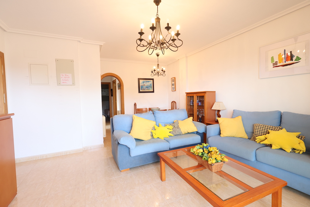 APPARTEMENT EN PREMIÈRE LIGNE AVEC VUE SPECTACULAIRE SUR LA MER À AQUAMARINA