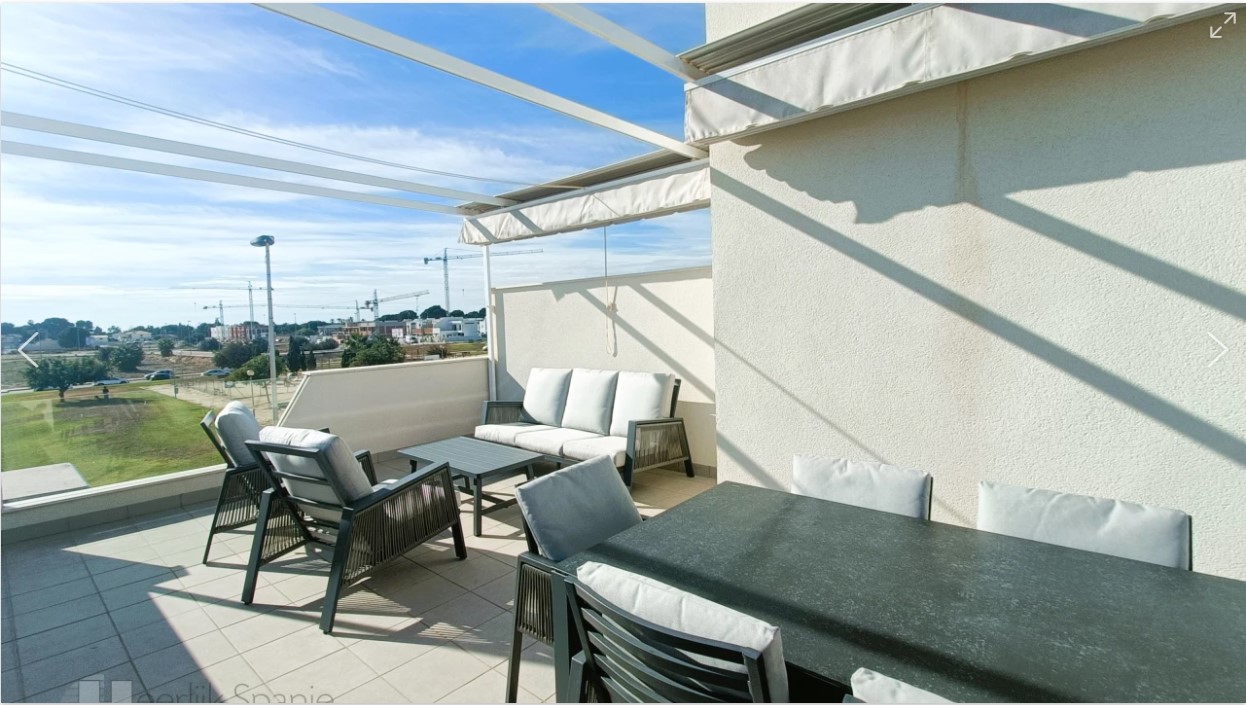 CASA D'ANGOLO ESPOSTA A SUD A 500 M DALLA SPIAGGIA CON PISCINA RISCALDATA E GRANDE TERRAZZA SUL TETTO A SANTIAGO DE LA RIBERA