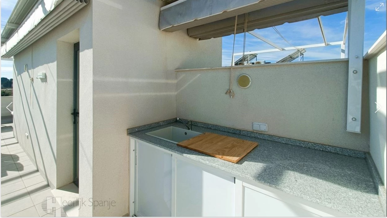 CASA D'ANGOLO ESPOSTA A SUD A 500 M DALLA SPIAGGIA CON PISCINA RISCALDATA E GRANDE TERRAZZA SUL TETTO A SANTIAGO DE LA RIBERA