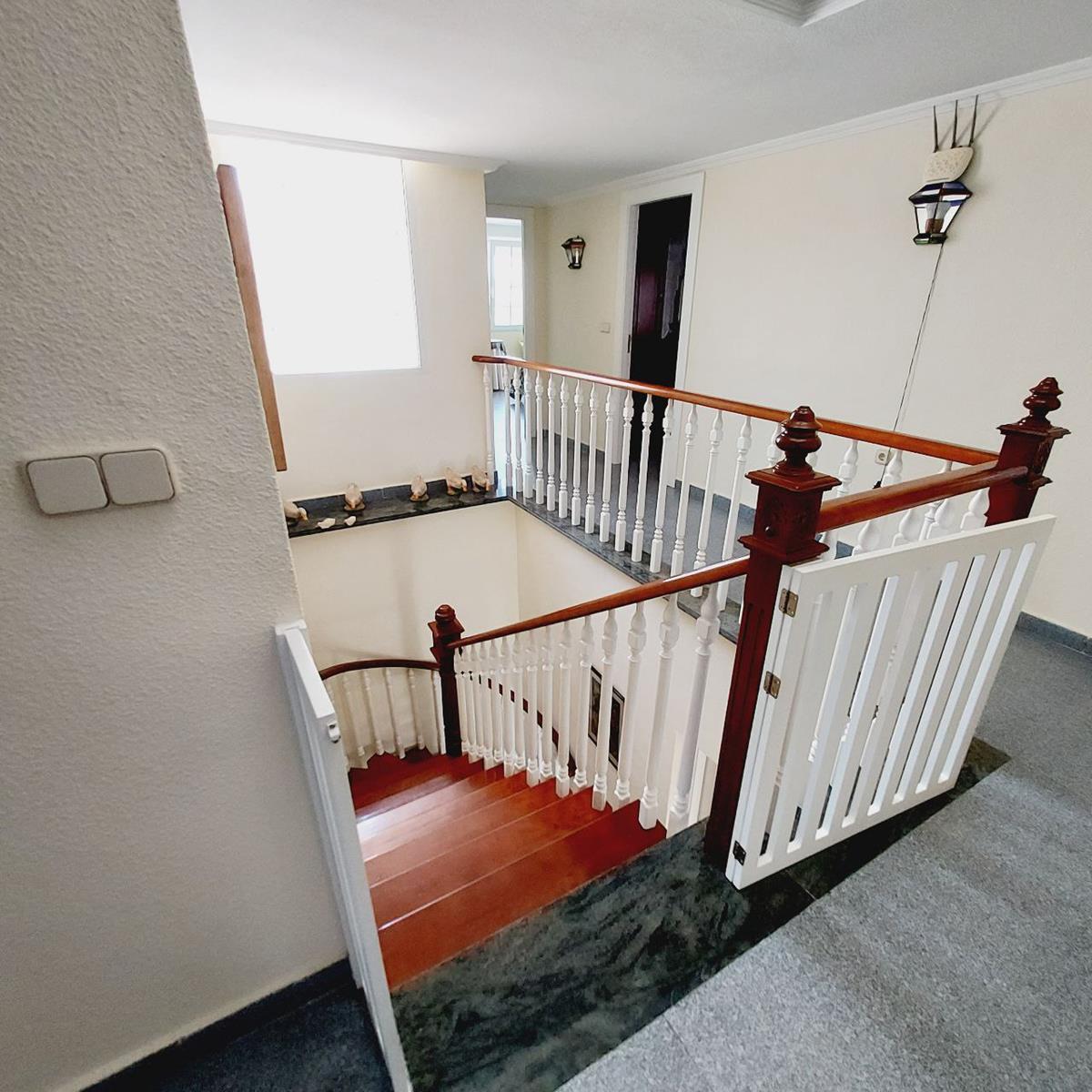 EXKLUSIVE FREISTEHENDE VILLA 100 METER VOM MEER ENTFERNT IN CABO ROIG MIT EINEM GRUNDSTÜCK VON 1.500 M² UND PRIVATEM POOL