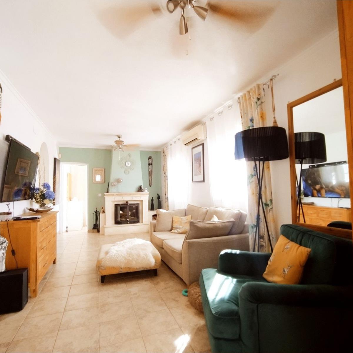 UNIQUE VILLA IN ORIHUELA COSTA WITH PRIVATE POOL, GARDEN AND OUTDOOR KITCHEN