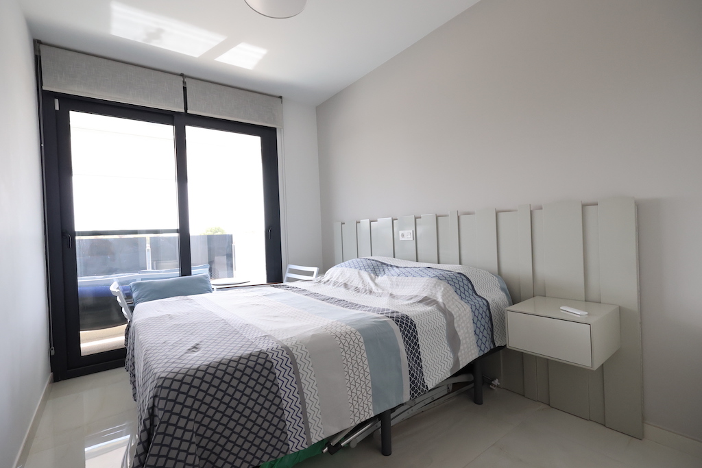 APPARTEMENT MODERNE DANS UN QUARTIER RÉSIDENTIEL EXCLUSIF AMANECER 3 AVEC GRANDE TERRASSE ET DEUX PLACES DE PARKING