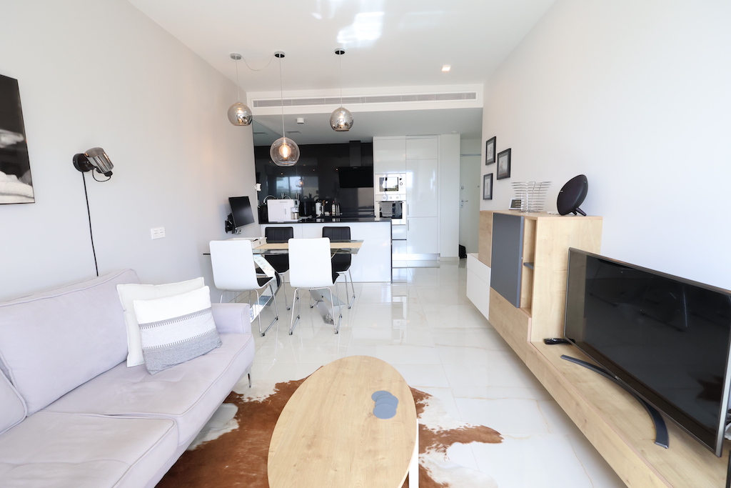 APPARTEMENT MODERNE DANS UN QUARTIER RÉSIDENTIEL EXCLUSIF AMANECER 3 AVEC GRANDE TERRASSE ET DEUX PLACES DE PARKING