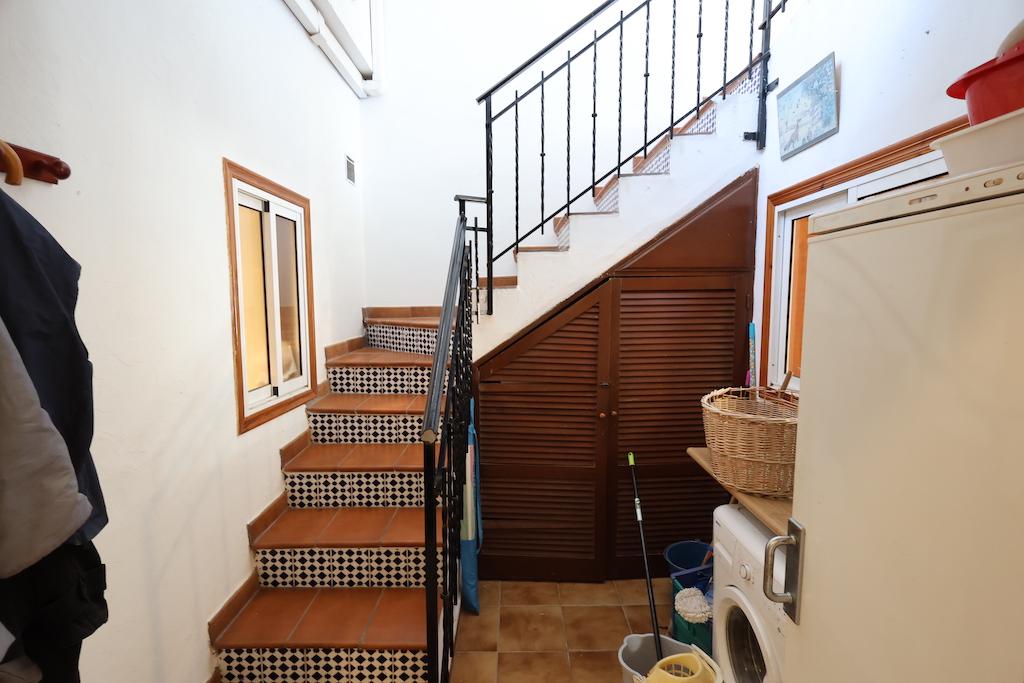 SEMI-DETACHED DUPLEX IN LOMAS DEL GOLF, VILLAMARTIN: SPACE, LIGHT AND SEA VIEWS, READY TO MOVE INTO