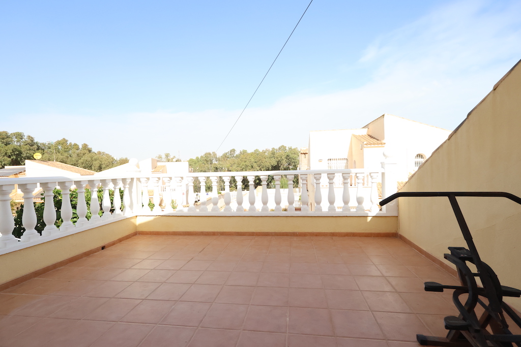 VILLA INDIVIDUELLE À PLAYA FLAMENCA, À SEULEMENT 250 MÈTRES DE LA PLAGE, AVEC PISCINE, ESPACE BARBECUE ET GRANDS ESPACES