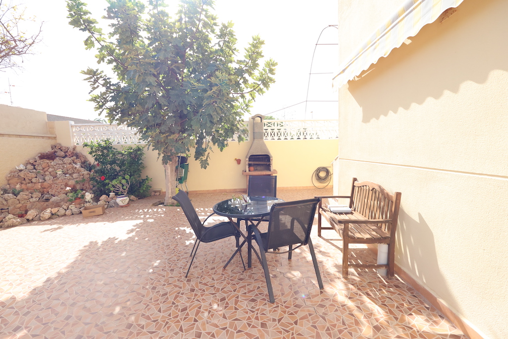 VILLA INDIVIDUELLE À PLAYA FLAMENCA, À SEULEMENT 250 MÈTRES DE LA PLAGE, AVEC PISCINE, ESPACE BARBECUE ET GRANDS ESPACES