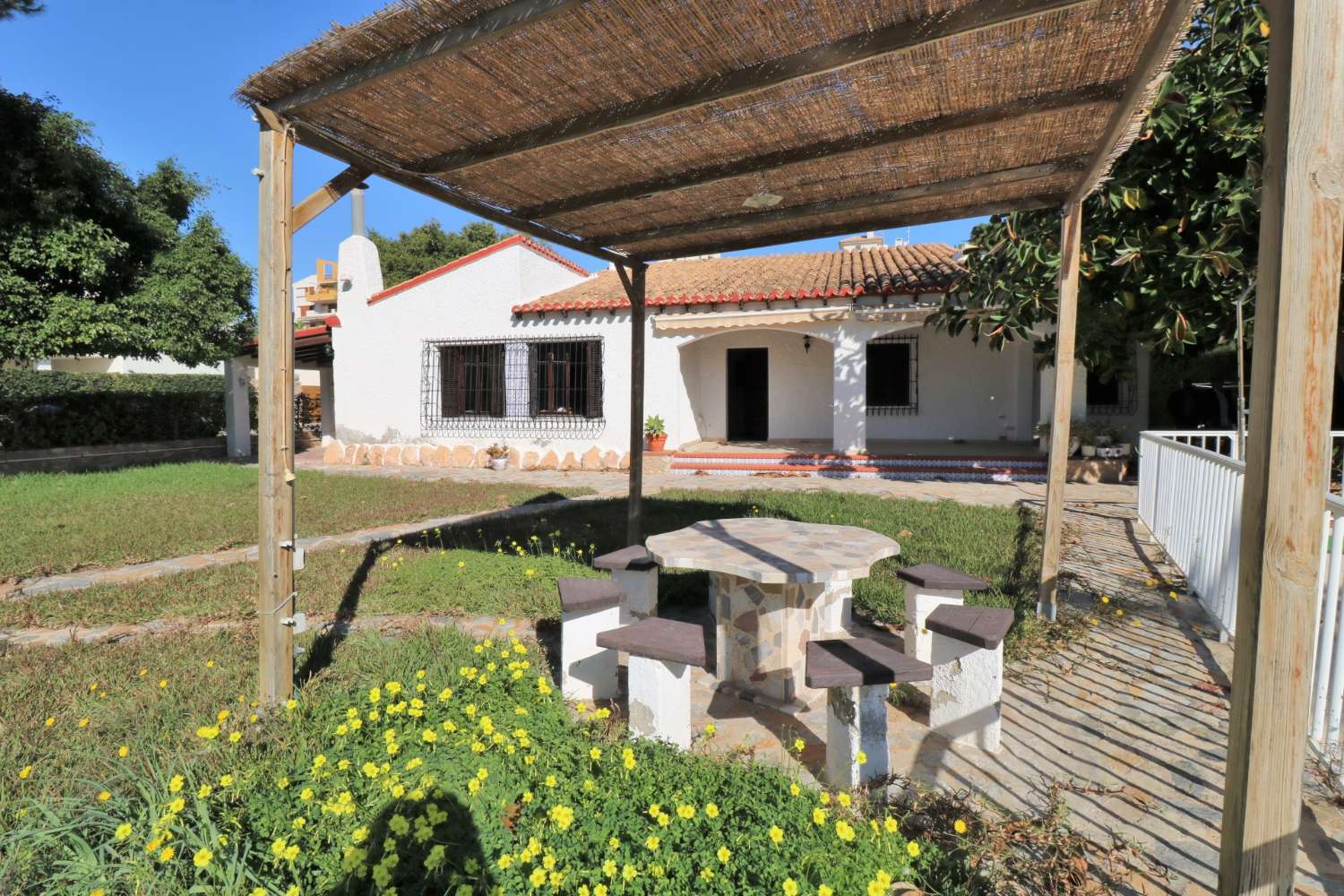 VILLA SPECTACULAIRE À PUNTA PRIMA, ORIHUELA COSTA, AVEC PISCINE PRIVÉE ET VUE SUR LA MER