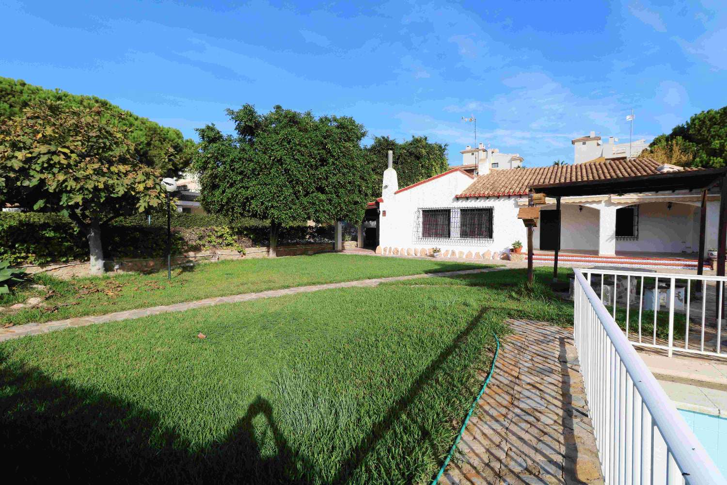 VILLA SPECTACULAIRE À PUNTA PRIMA, ORIHUELA COSTA, AVEC PISCINE PRIVÉE ET VUE SUR LA MER
