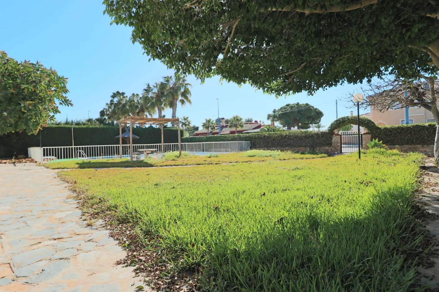 VILLA SPECTACULAIRE À PUNTA PRIMA, ORIHUELA COSTA, AVEC PISCINE PRIVÉE ET VUE SUR LA MER