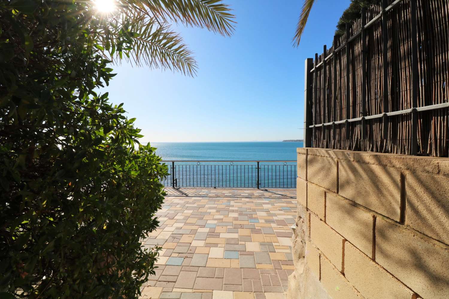 VILLA SPECTACULAIRE À PUNTA PRIMA, ORIHUELA COSTA, AVEC PISCINE PRIVÉE ET VUE SUR LA MER
