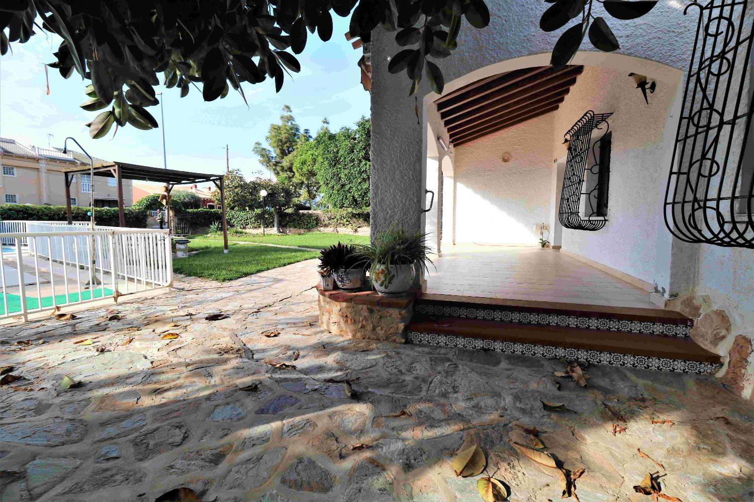 VILLA SPECTACULAIRE À PUNTA PRIMA, ORIHUELA COSTA, AVEC PISCINE PRIVÉE ET VUE SUR LA MER