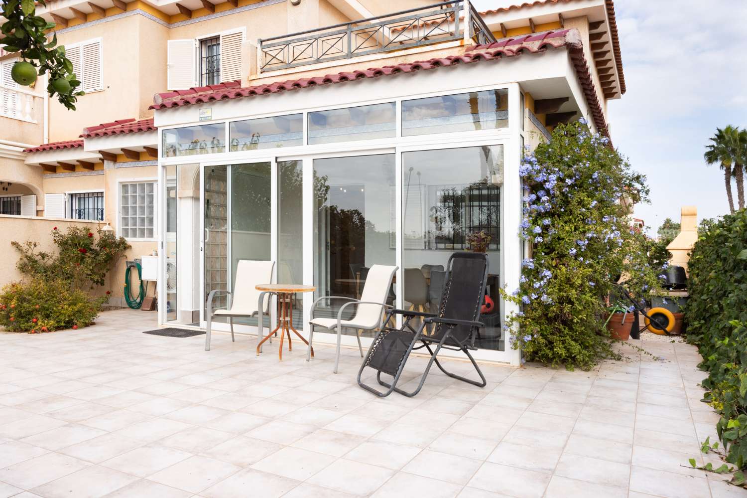 APARTAMENTO DE ESQUINA EN LA FLORIDA: DISEÑO MODERNO, ESPACIO Y UBICACIÓN PRIVILEGIADA