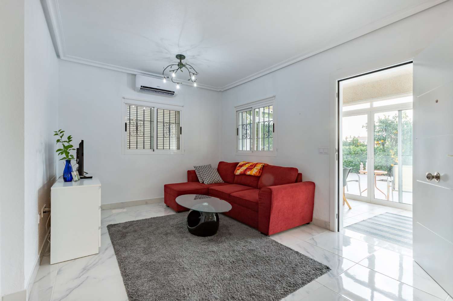 APARTAMENTO DE ESQUINA EN LA FLORIDA: DISEÑO MODERNO, ESPACIO Y UBICACIÓN PRIVILEGIADA