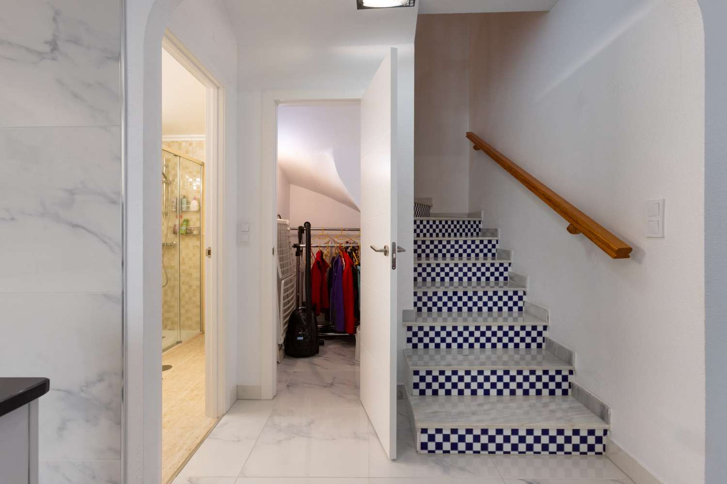 APARTAMENTO DE ESQUINA EN LA FLORIDA: DISEÑO MODERNO, ESPACIO Y UBICACIÓN PRIVILEGIADA