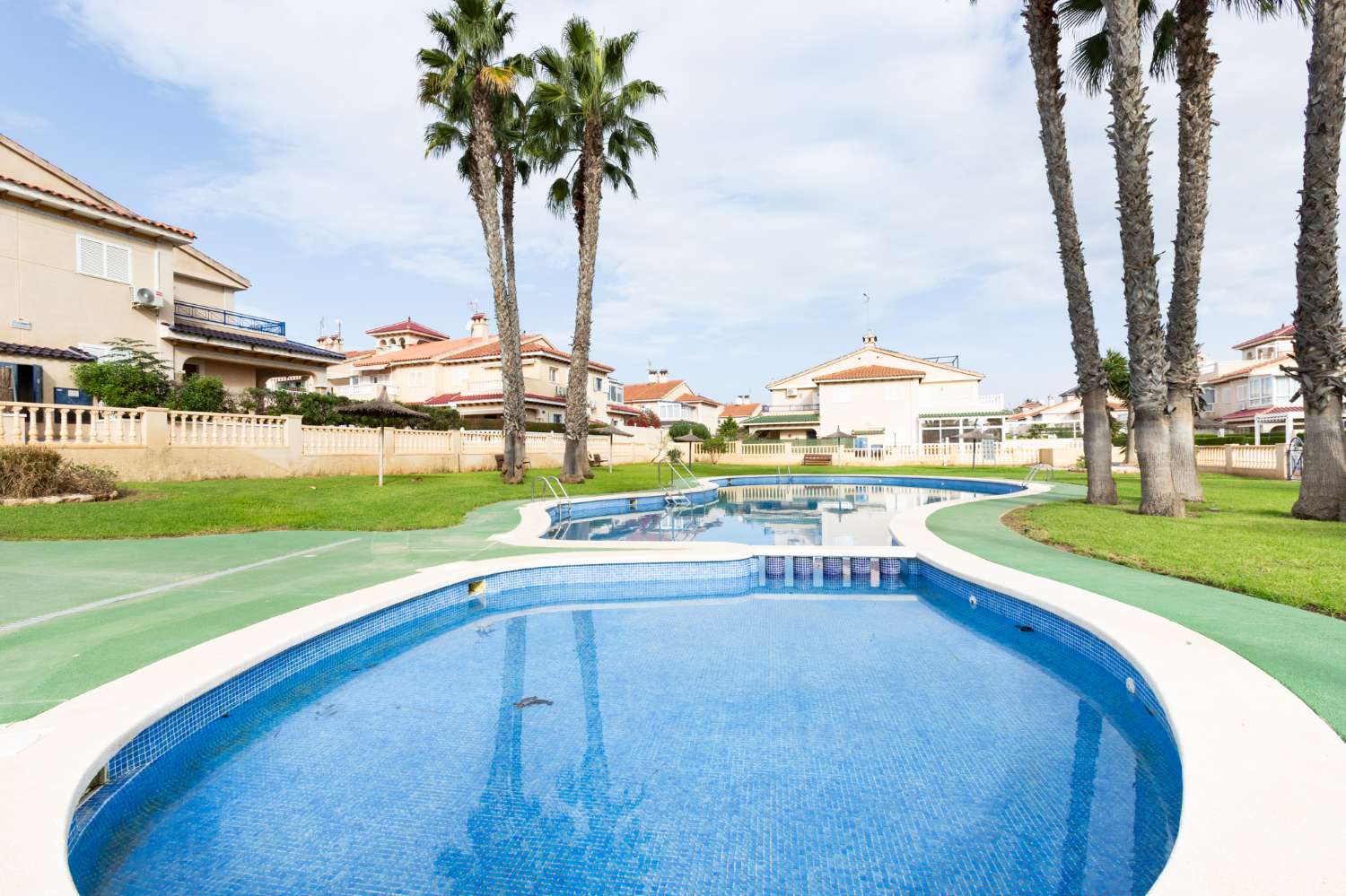 APARTAMENTO DE ESQUINA EN LA FLORIDA: DISEÑO MODERNO, ESPACIO Y UBICACIÓN PRIVILEGIADA