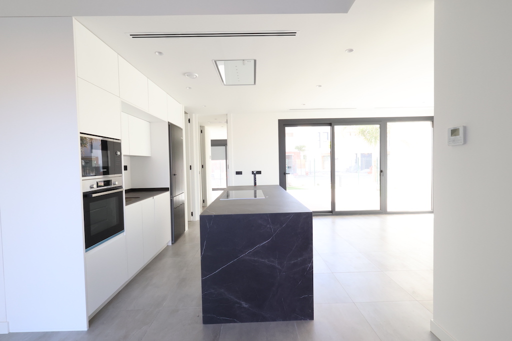 LAVENDER MODEL LUXURY VILLA IN SANTA ROSALIA LAKE & LIFE RESORT: PRIVILEGED LOCATION BY THE LAKE