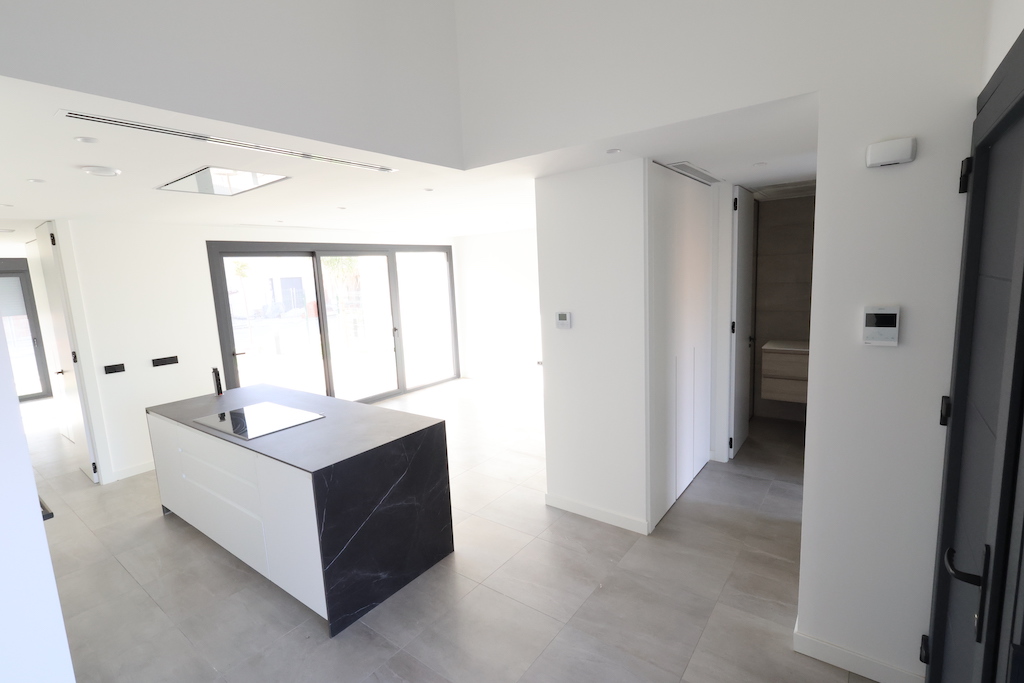 LAVENDER MODEL LUXURY VILLA IN SANTA ROSALIA LAKE & LIFE RESORT: PRIVILEGED LOCATION BY THE LAKE