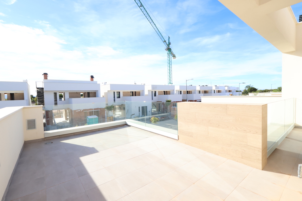 LAVENDER MODEL LUXURY VILLA IN SANTA ROSALIA LAKE & LIFE RESORT: PRIVILEGED LOCATION BY THE LAKE