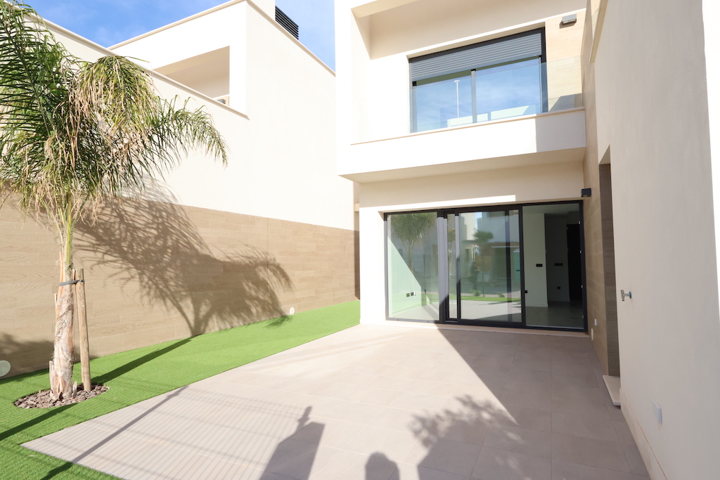 LAVENDER MODEL LUXURY VILLA IN SANTA ROSALIA LAKE & LIFE RESORT: PRIVILEGED LOCATION BY THE LAKE