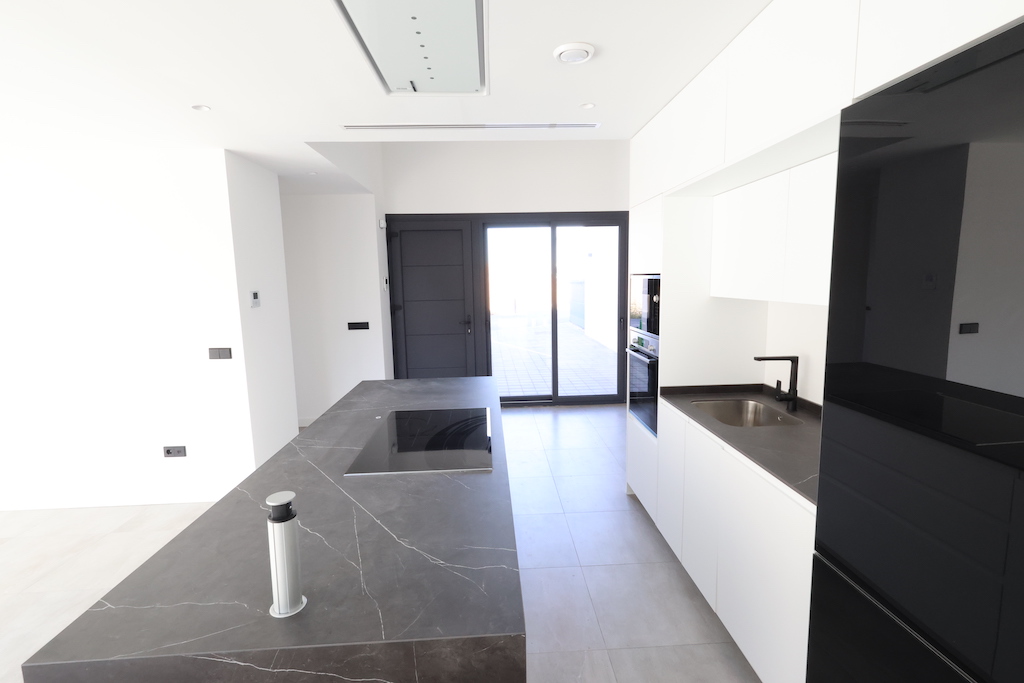 LAVENDER MODEL LUXURY VILLA IN SANTA ROSALIA LAKE & LIFE RESORT: PRIVILEGED LOCATION BY THE LAKE