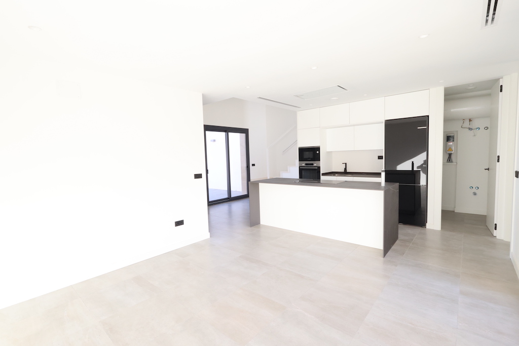 LAVENDER MODEL LUXURY VILLA IN SANTA ROSALIA LAKE & LIFE RESORT: PRIVILEGED LOCATION BY THE LAKE