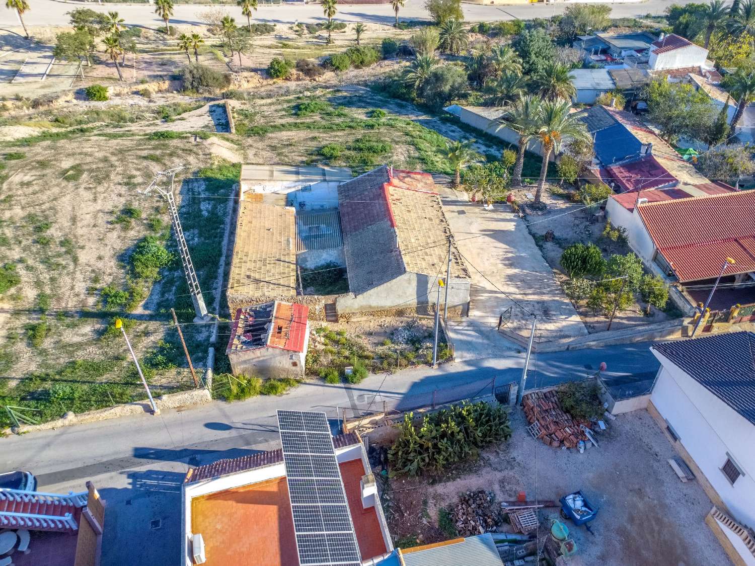 ¡DOS CASAS RÚSTICAS CON GRAN POTENCIAL DE REFORMA EN UN ENTORNO PRIVILEGIADO!