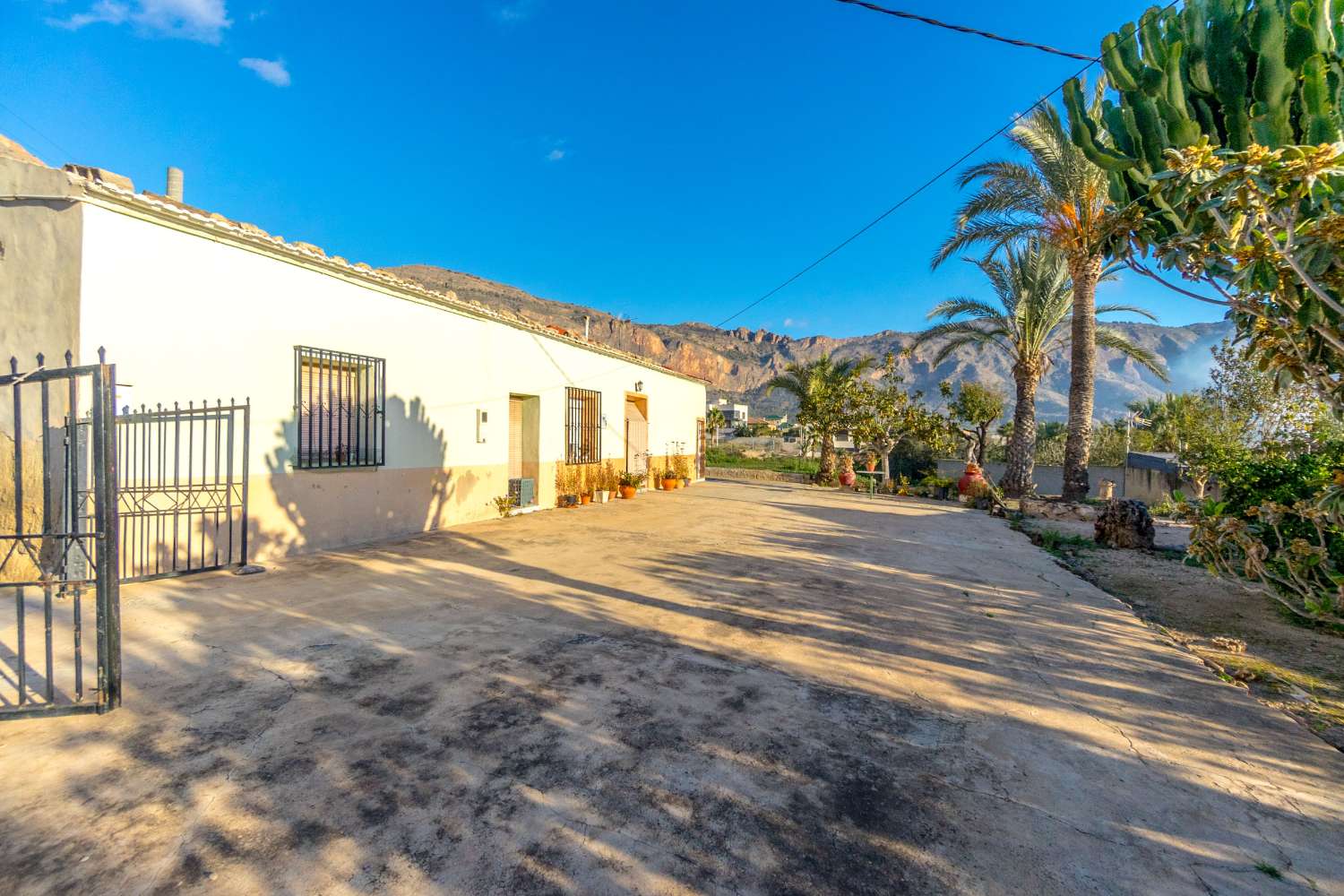 ¡DOS CASAS RÚSTICAS CON GRAN POTENCIAL DE REFORMA EN UN ENTORNO PRIVILEGIADO!