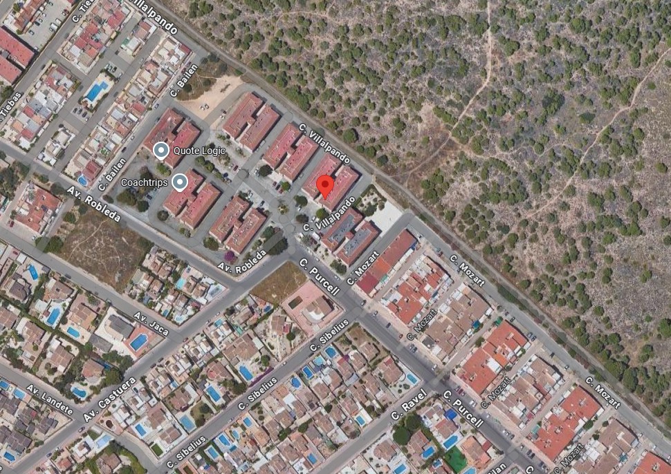 GEMÜTLICHE WOHNUNG IN EL CHAPARRAL MIT TERRASSE UND FREIEM BLICK