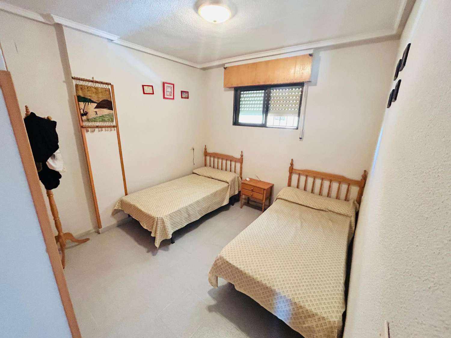 GEMÜTLICHE WOHNUNG IN EL CHAPARRAL MIT TERRASSE UND FREIEM BLICK