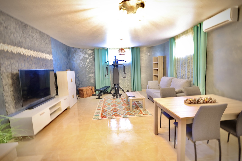 SPECTACULAR DETACHED CORNER VILLA IN EXCLUSIVE RESIDENTIAL AREA OF SAN MIGUEL DE SALINAS