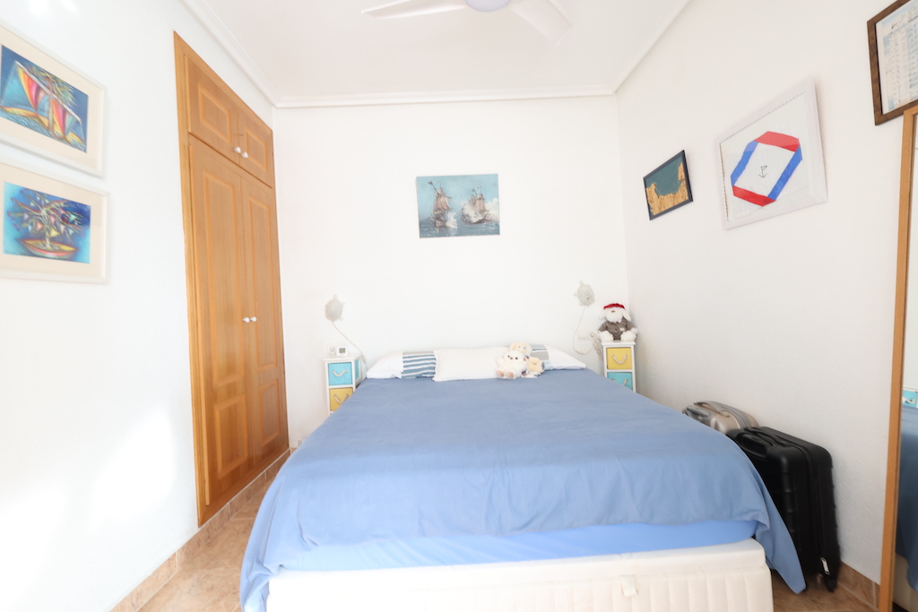 DETACHED VILLA IN PLAYA FLAMENCA WITH PLOT, TERRACES AND COMMUNAL POOL