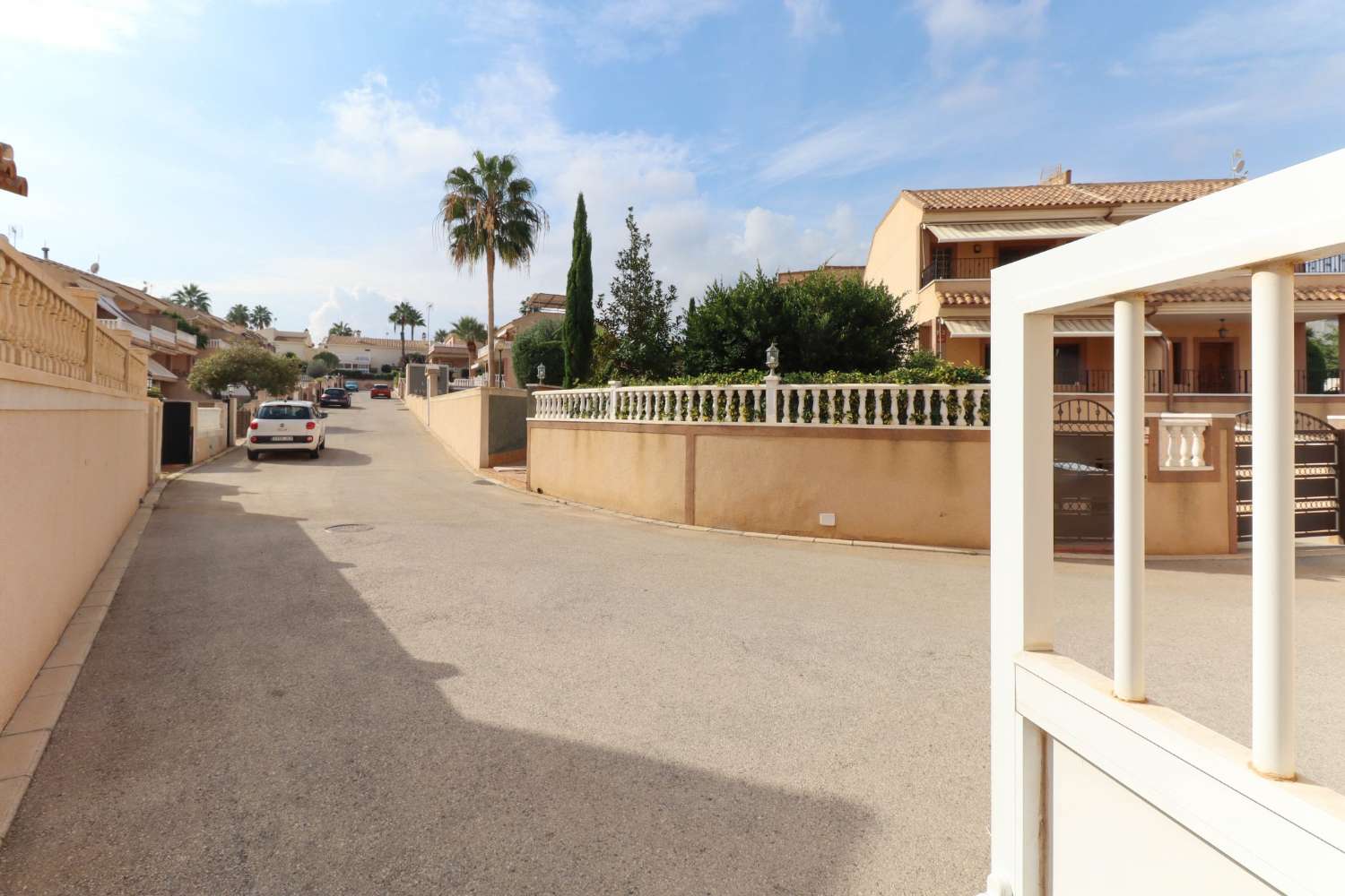 EXCLUSIVE SEMI-DETACHED VILLA ON BALCONIES WITH GARDEN, SOLARIUM AND COMMUNAL POOL