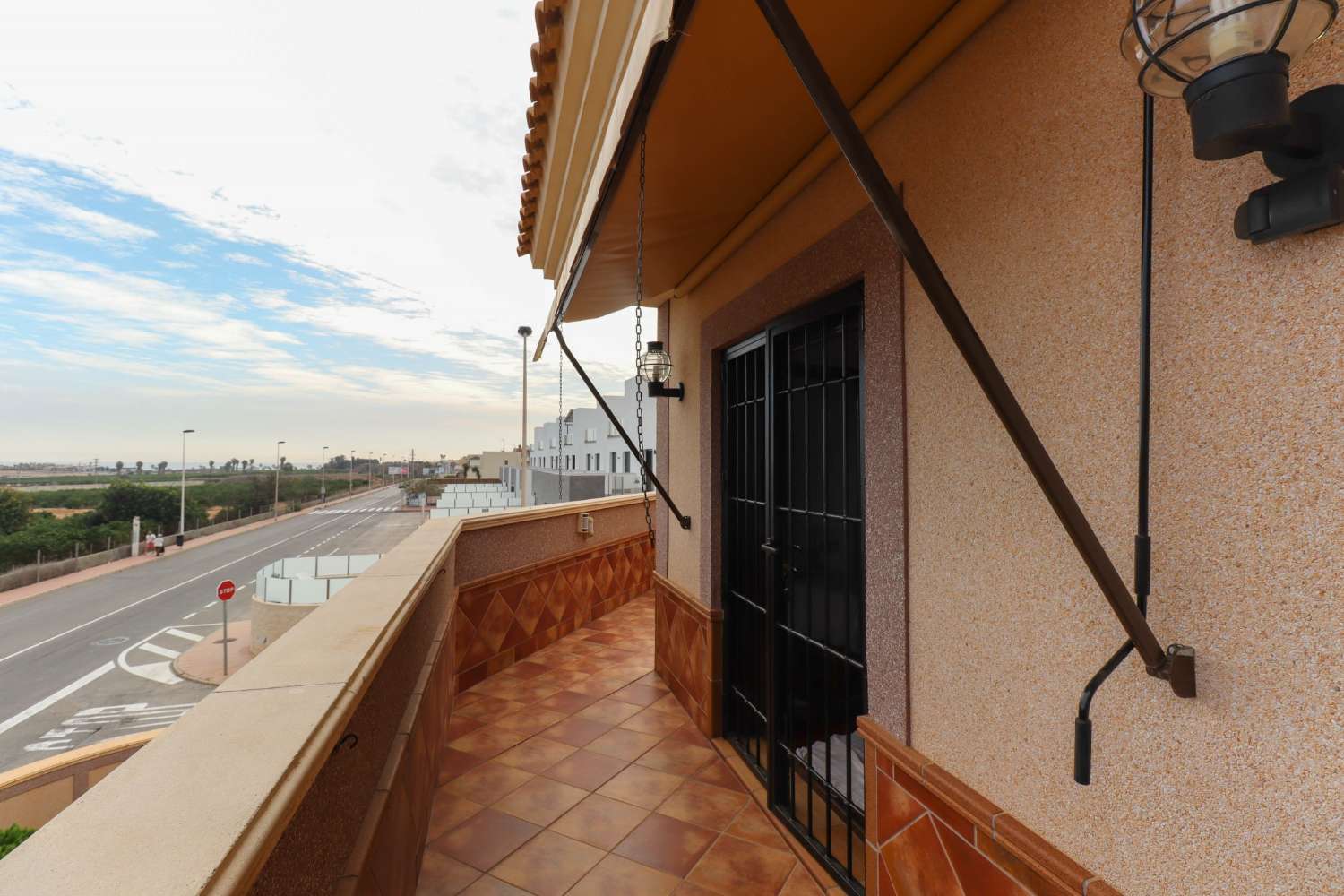 EXCLUSIVE SEMI-DETACHED VILLA ON BALCONIES WITH GARDEN, SOLARIUM AND COMMUNAL POOL