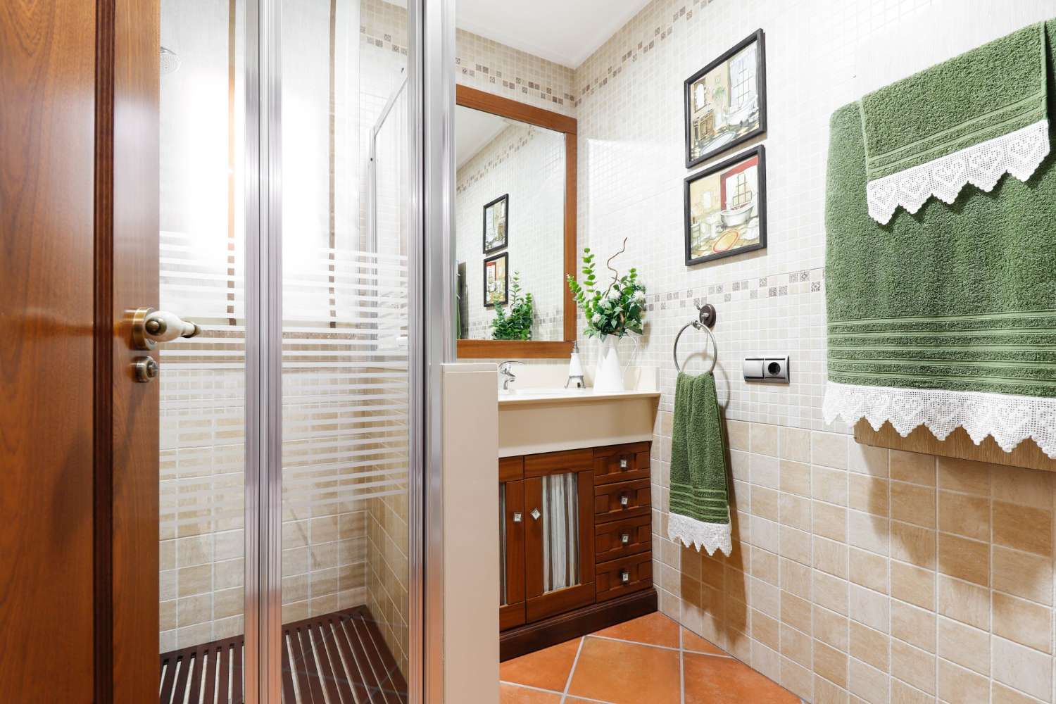EXCLUSIVE SEMI-DETACHED VILLA ON BALCONIES WITH GARDEN, SOLARIUM AND COMMUNAL POOL