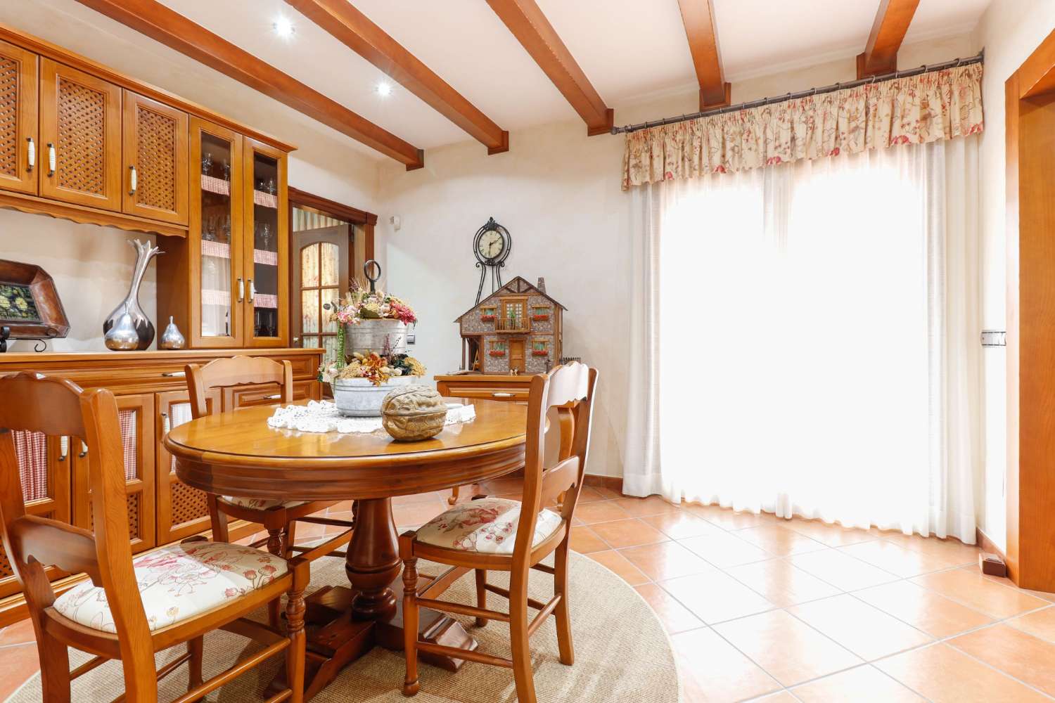EXCLUSIVE SEMI-DETACHED VILLA ON BALCONIES WITH GARDEN, SOLARIUM AND COMMUNAL POOL