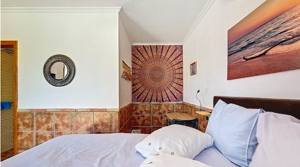 FANTASTISKT HUS PÅ LANDET MED CASITA, POOL OCH 33 000 M² MARK PÅ COSTA BLANCA