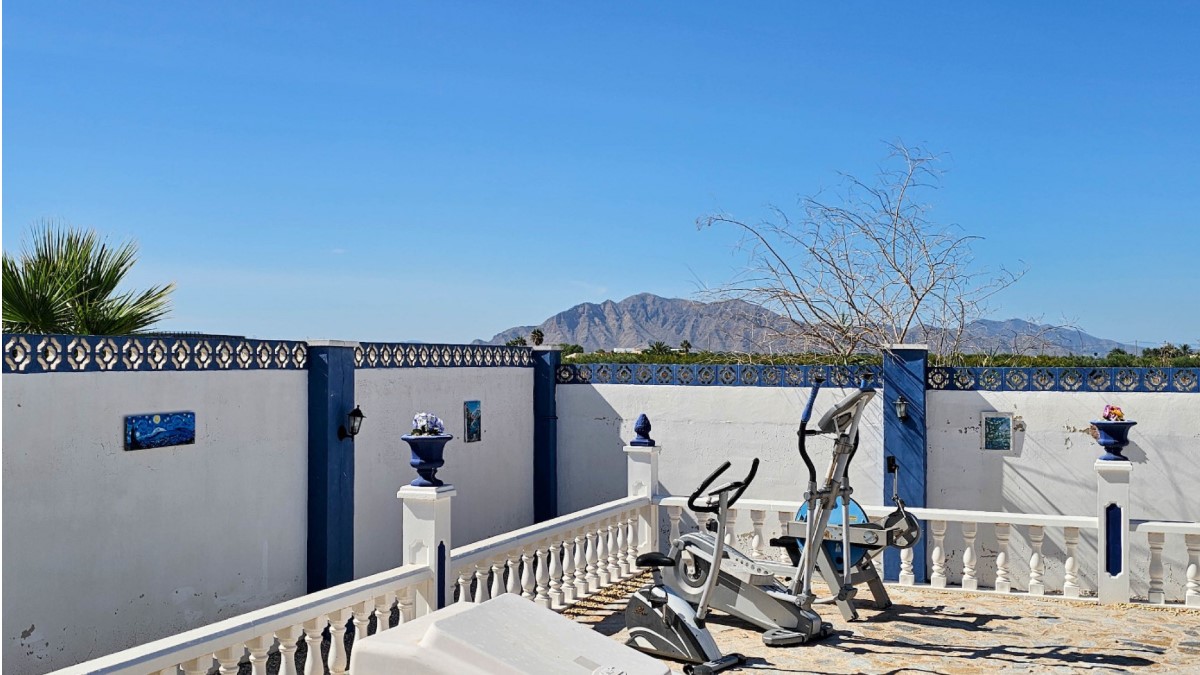 FANTASTISKT HUS PÅ LANDET MED CASITA, POOL OCH 33 000 M² MARK PÅ COSTA BLANCA