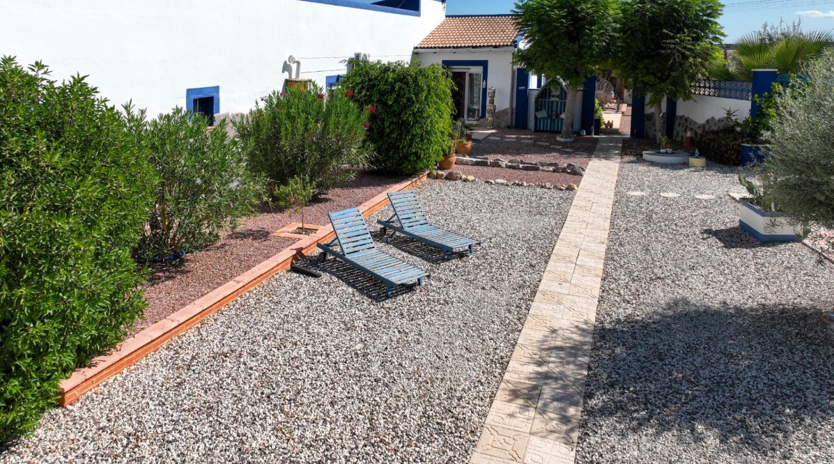 FANTASTISKT HUS PÅ LANDET MED CASITA, POOL OCH 33 000 M² MARK PÅ COSTA BLANCA