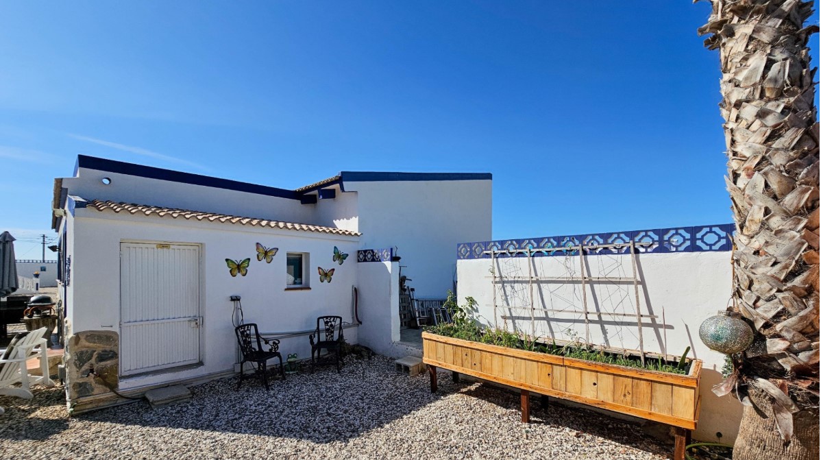 FANTASTISKT HUS PÅ LANDET MED CASITA, POOL OCH 33 000 M² MARK PÅ COSTA BLANCA