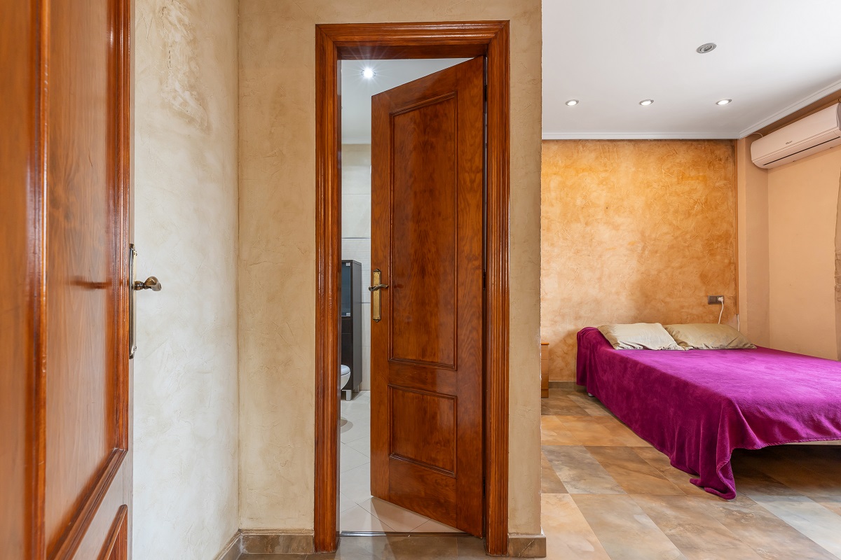 DETACHED VILLA WITH POOL, GARAGE, SOLARIUM AND GARDEN IN SAN MIGUEL DE SALINAS