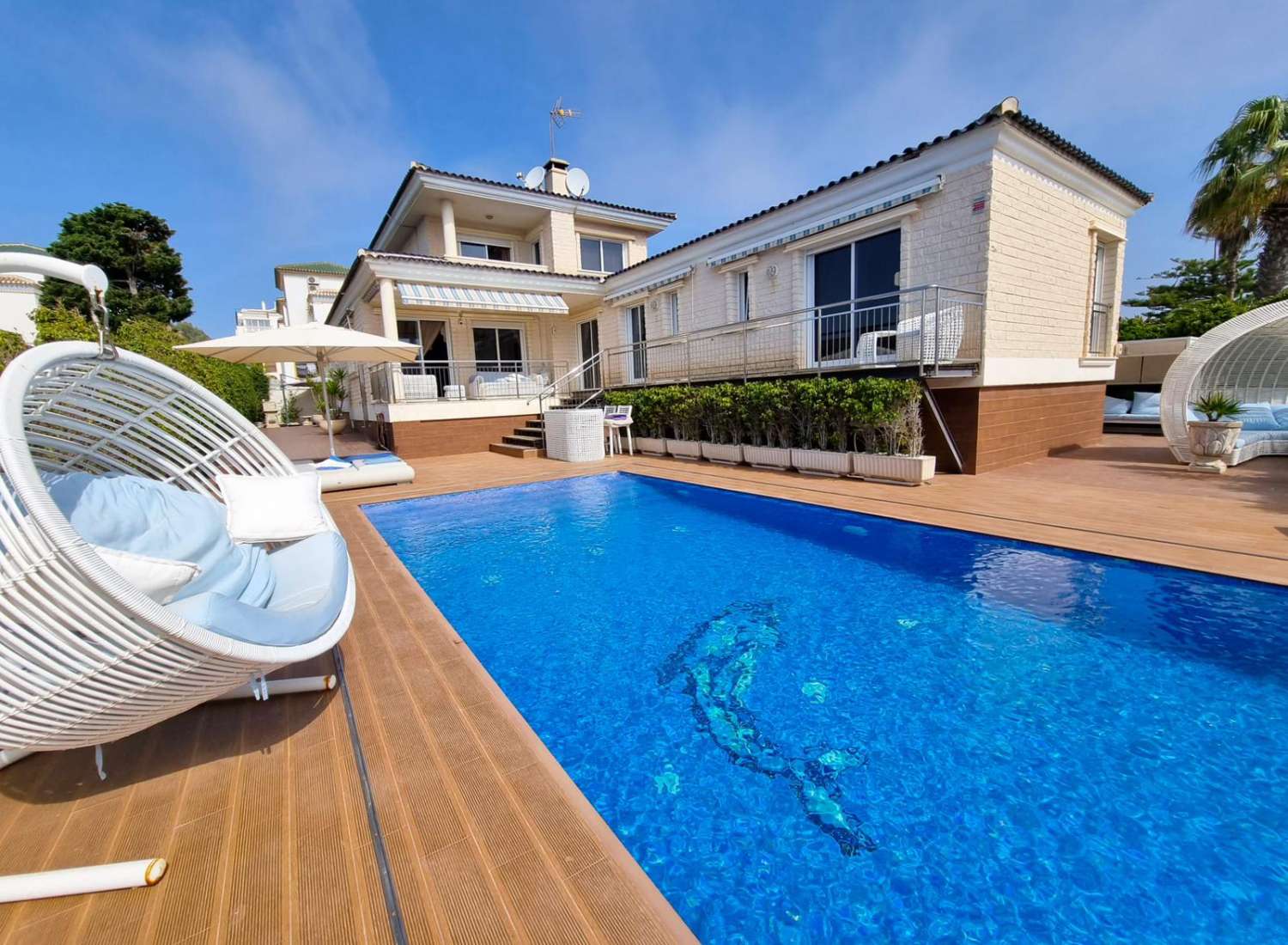 SPECTACULAR LUXURY VILLA NEAR THE SEA IN LA MATA: EXCLUSIVITY, COMFORT AND MEDITERRANEAN ELEGANCE