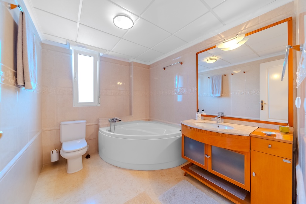 SPECTACULAR LUXURY VILLA NEAR THE SEA IN LA MATA: EXCLUSIVITY, COMFORT AND MEDITERRANEAN ELEGANCE