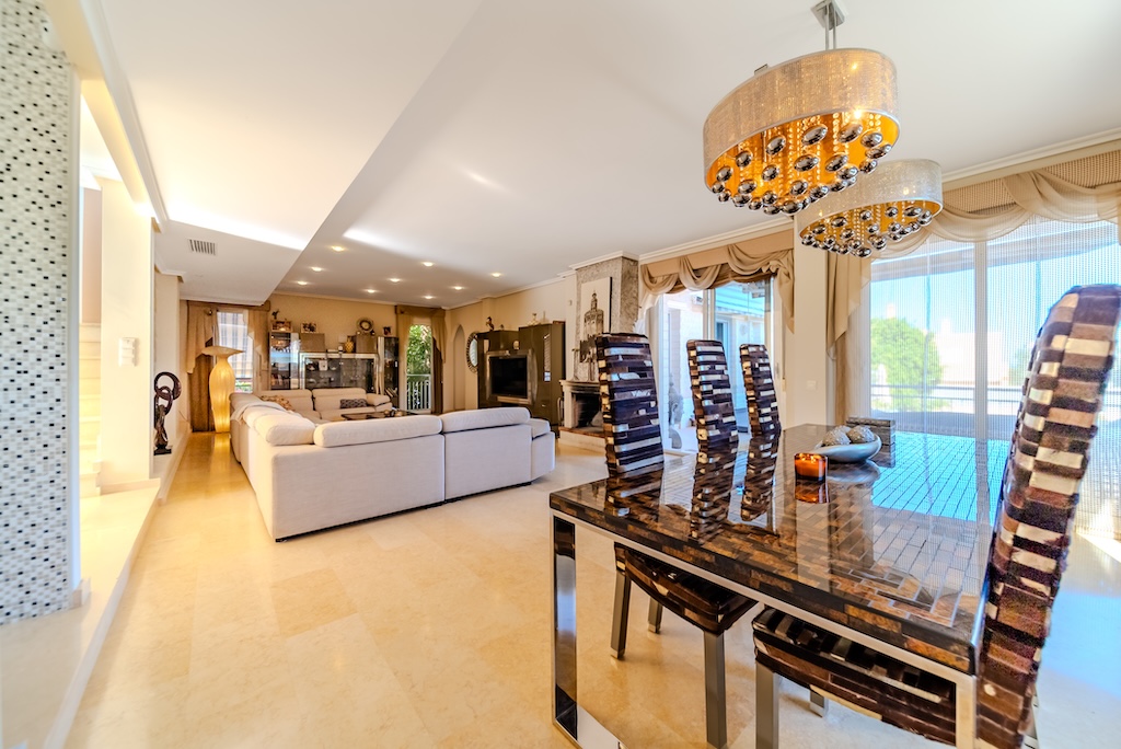 SPECTACULAR LUXURY VILLA NEAR THE SEA IN LA MATA: EXCLUSIVITY, COMFORT AND MEDITERRANEAN ELEGANCE