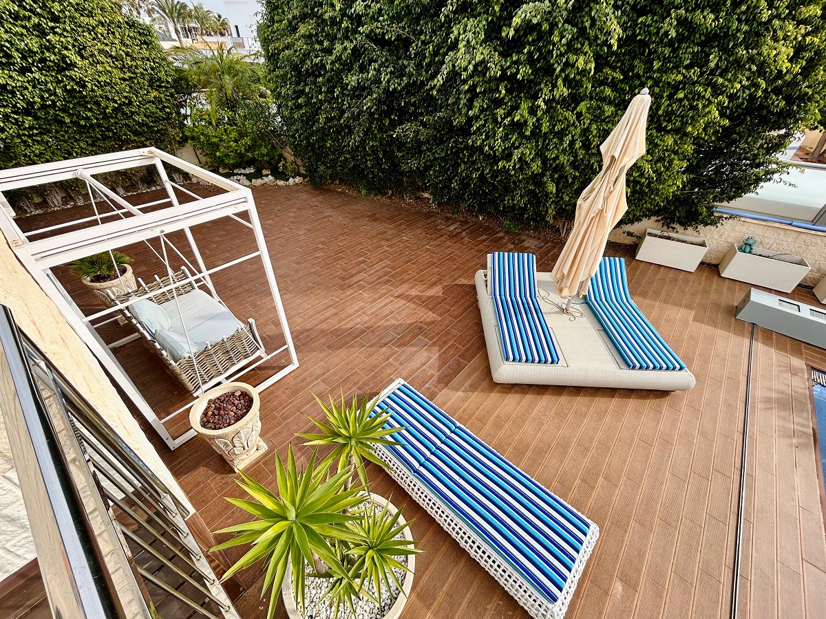 SPECTACULAR LUXURY VILLA NEAR THE SEA IN LA MATA: EXCLUSIVITY, COMFORT AND MEDITERRANEAN ELEGANCE
