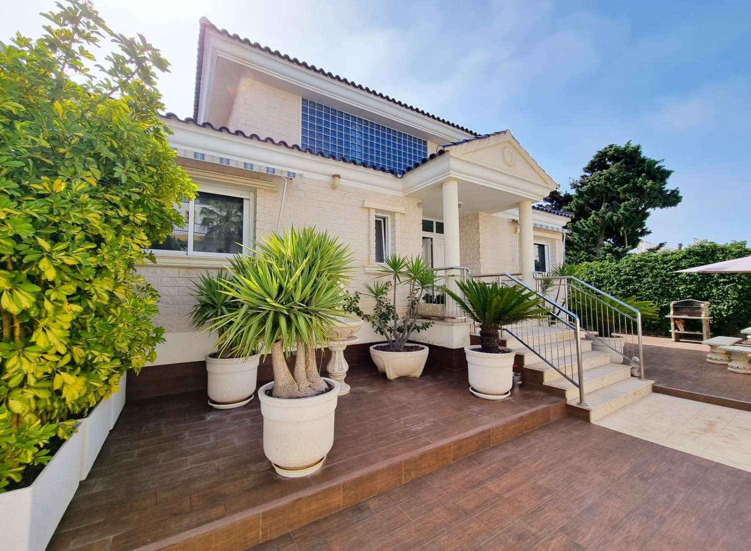 SPECTACULAR LUXURY VILLA NEAR THE SEA IN LA MATA: EXCLUSIVITY, COMFORT AND MEDITERRANEAN ELEGANCE