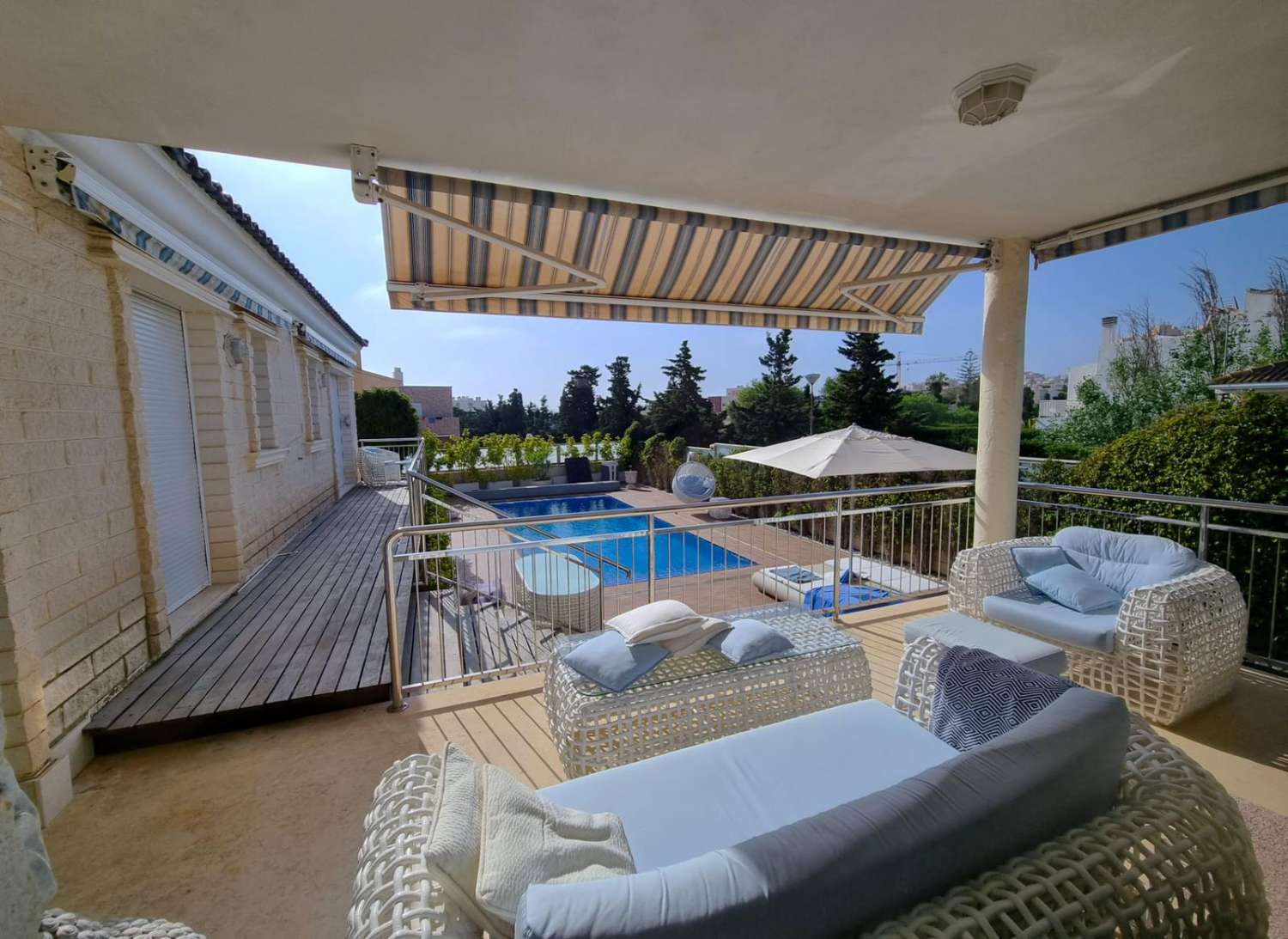 SPECTACULAR LUXURY VILLA NEAR THE SEA IN LA MATA: EXCLUSIVITY, COMFORT AND MEDITERRANEAN ELEGANCE