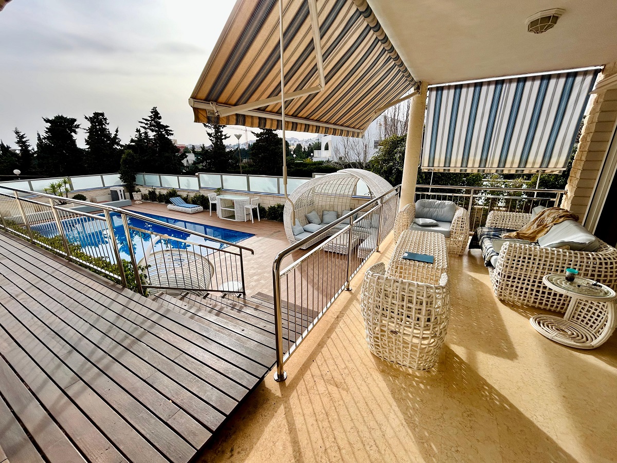 SPECTACULAR LUXURY VILLA NEAR THE SEA IN LA MATA: EXCLUSIVITY, COMFORT AND MEDITERRANEAN ELEGANCE