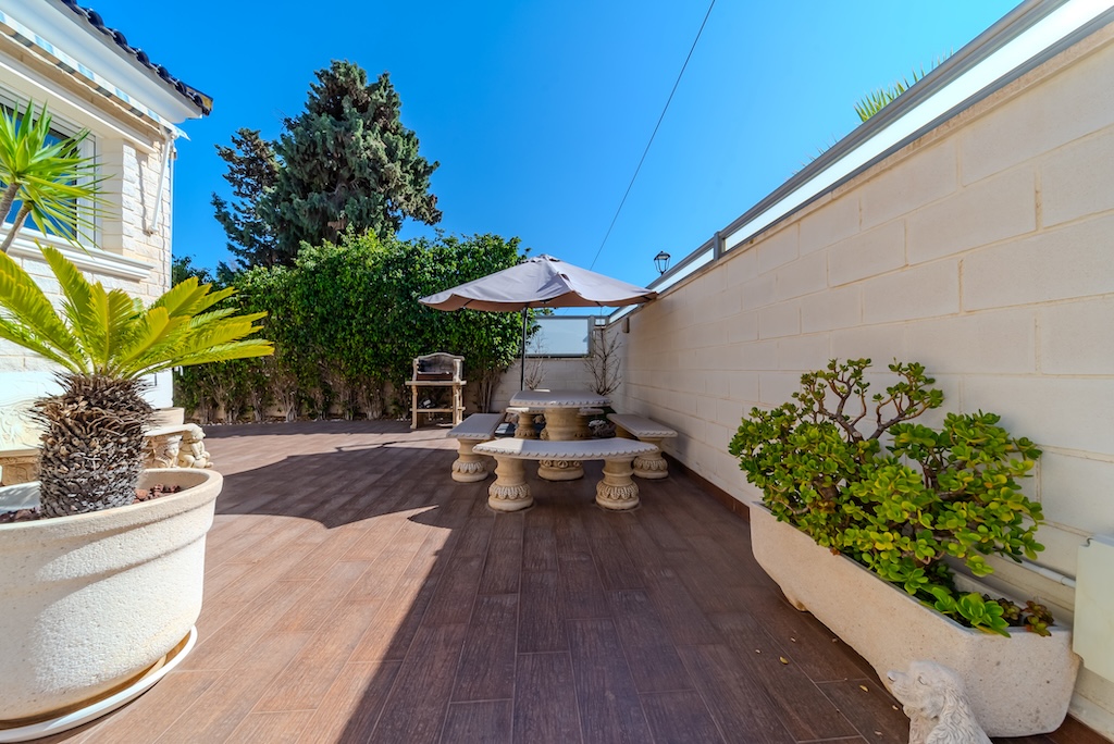 SPECTACULAR LUXURY VILLA NEAR THE SEA IN LA MATA: EXCLUSIVITY, COMFORT AND MEDITERRANEAN ELEGANCE