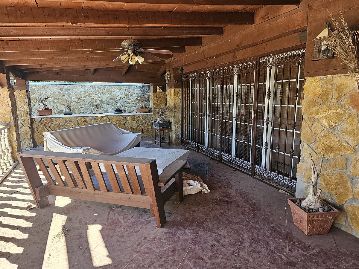 UPEA PARITALOHUVILA OMALLA UIMA-ALTAALLA LOS BALCONESISSA, TORREVIEJASSA